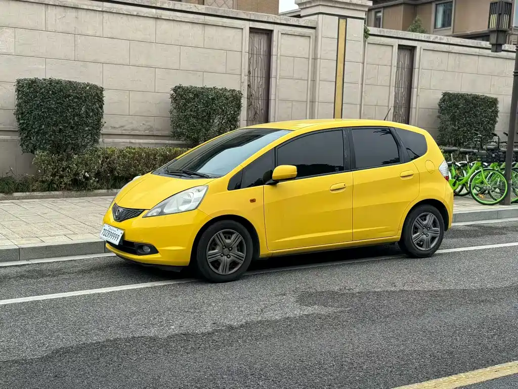 Honda Fit 2010 — фото 3