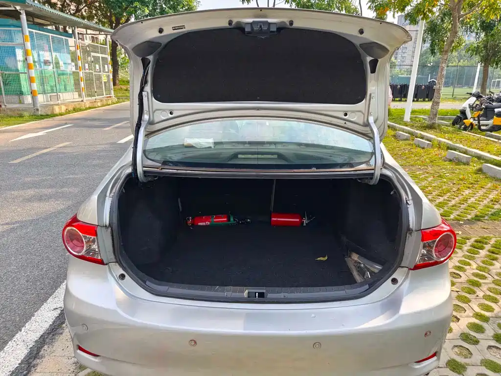 Toyota Corolla 2014 — фото 17