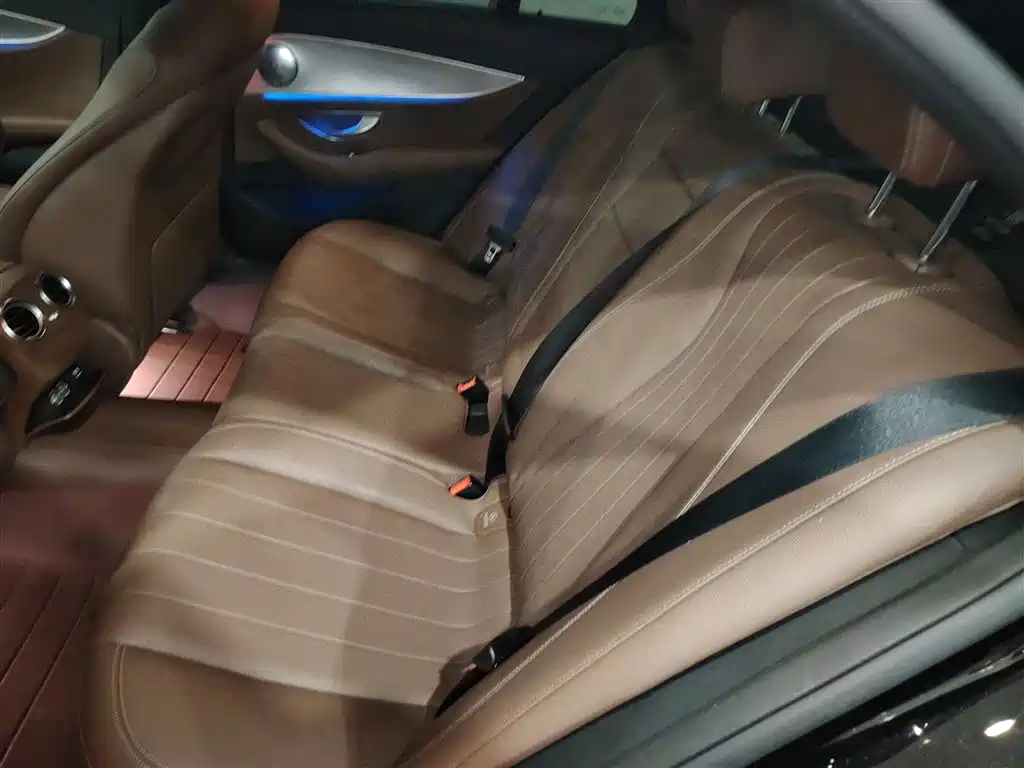 Mercedes-Benz E-Class 2019 — фото 13