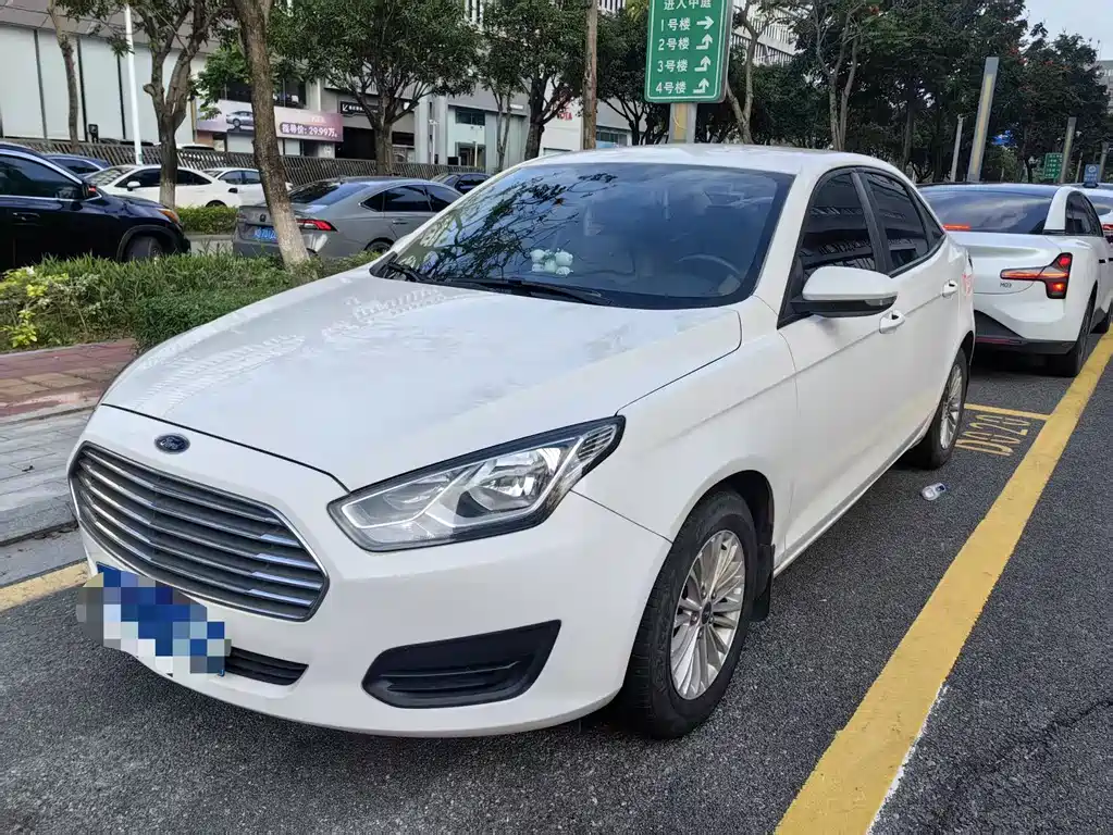 Ford Escort 2018 — фото 1