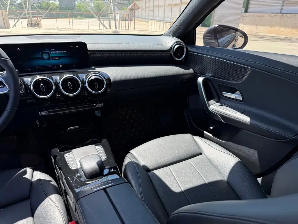 Mercedes-Benz A-Class 2020 — фото 13