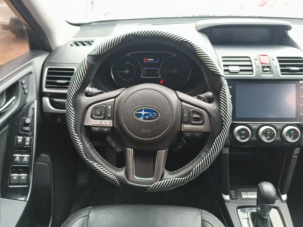 Subaru Forester 2017 — фото 11