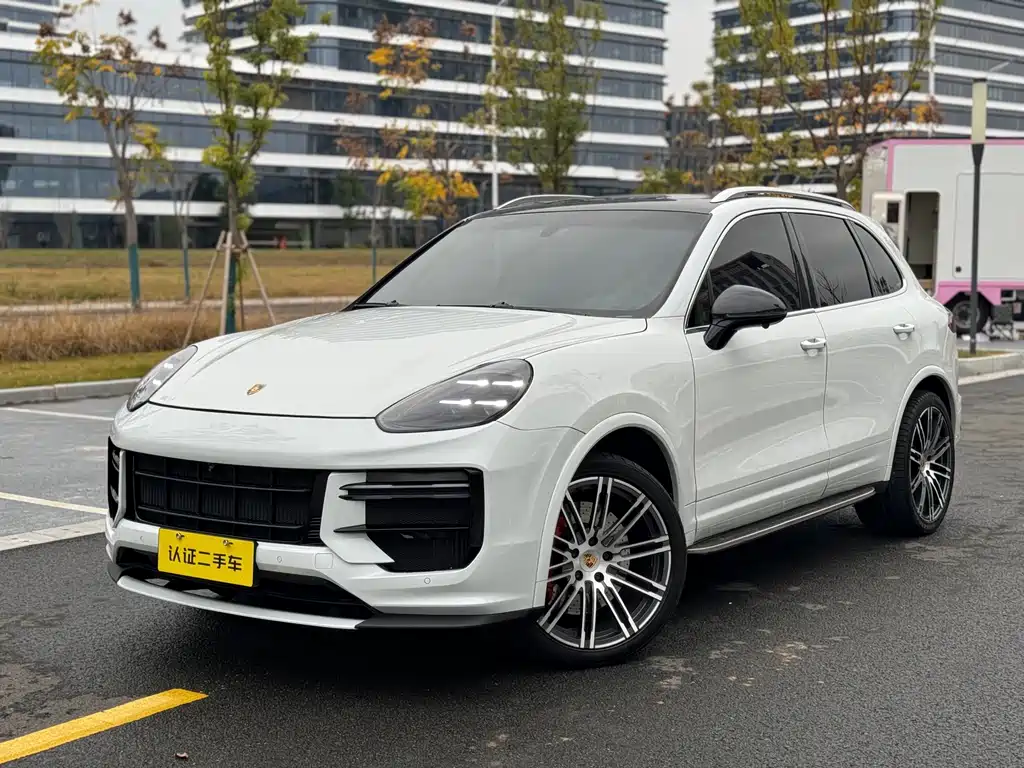 Porsche Cayenne 2017 — фото 10