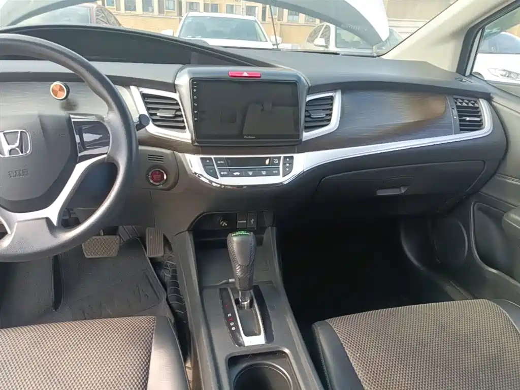 Honda Jade 2016 — фото 13