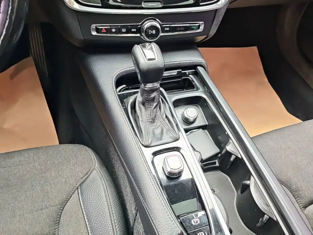 Volvo S90 2018 — фото 14