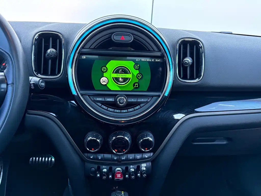 MINI Countryman 2019 — фото 10