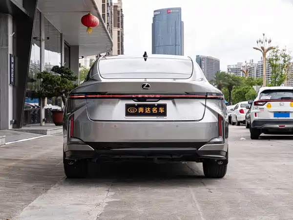 Lexus ES 2026