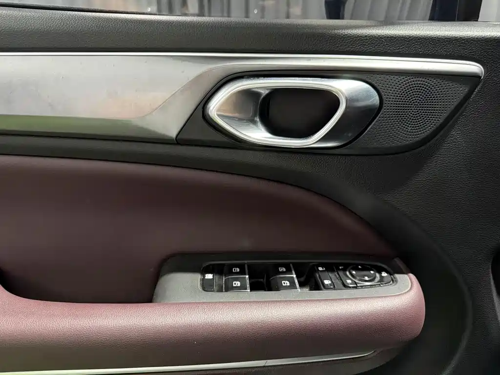 GAC Trumpchi M6 2022 — фото 16