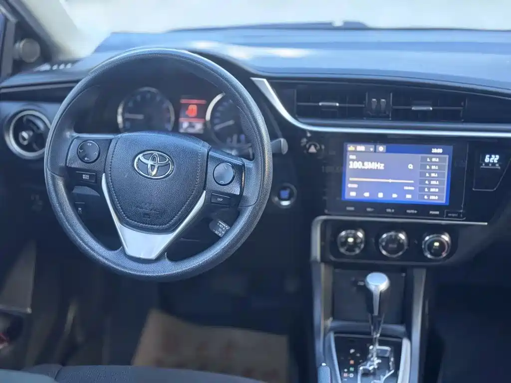 Toyota Corolla 2018 — фото 9
