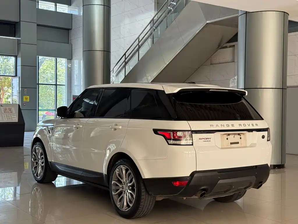 Land Rover Range Rover Sport 2016 — фото 13