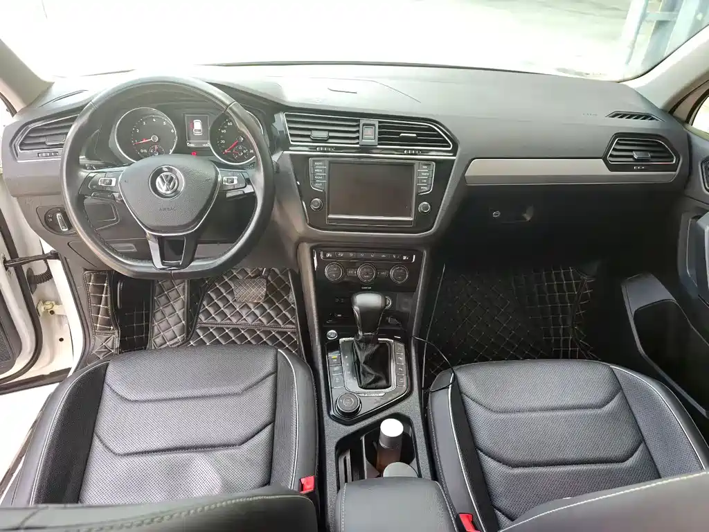 Volkswagen Tiguan L 2018 — фото 8