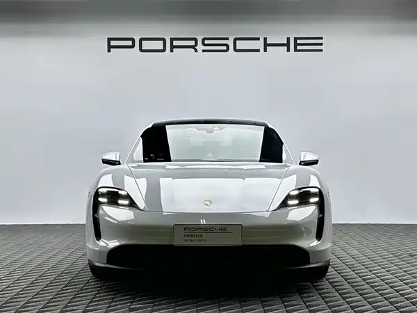 Porsche Taycan 2022