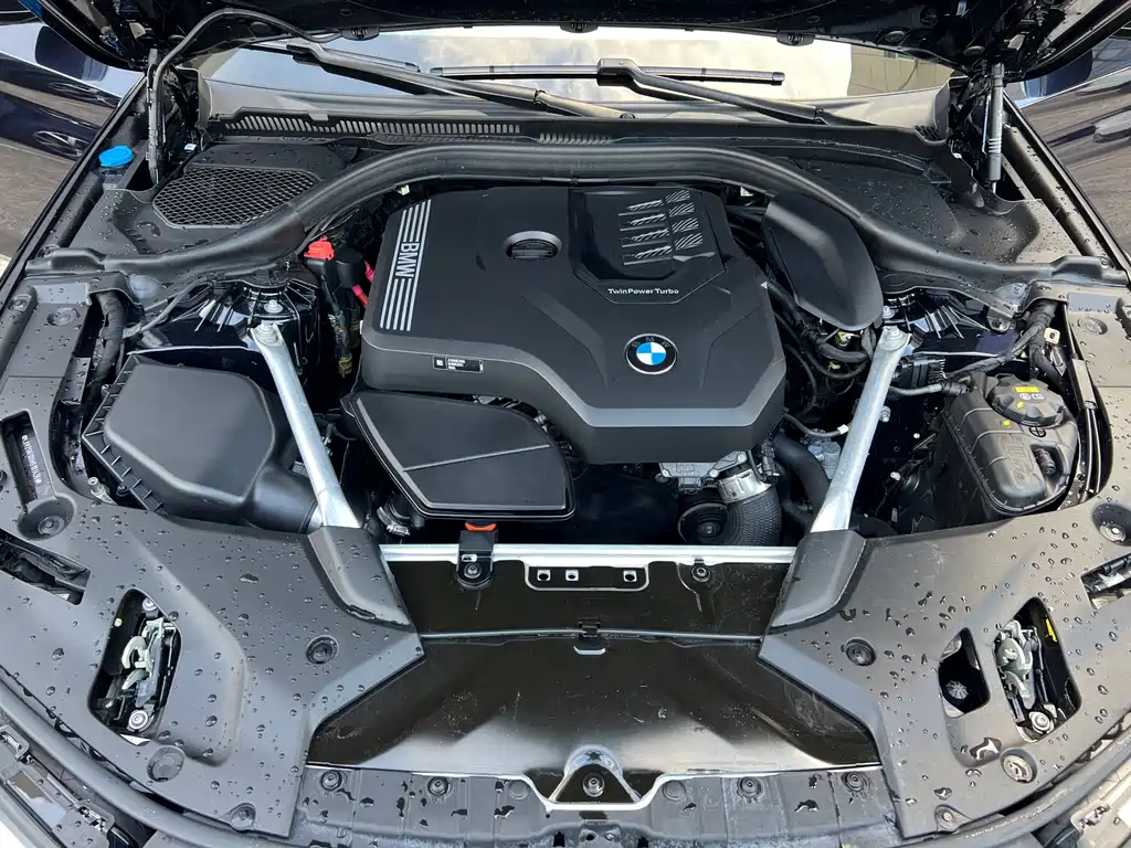 BMW 5 Series 2022 — фото 12