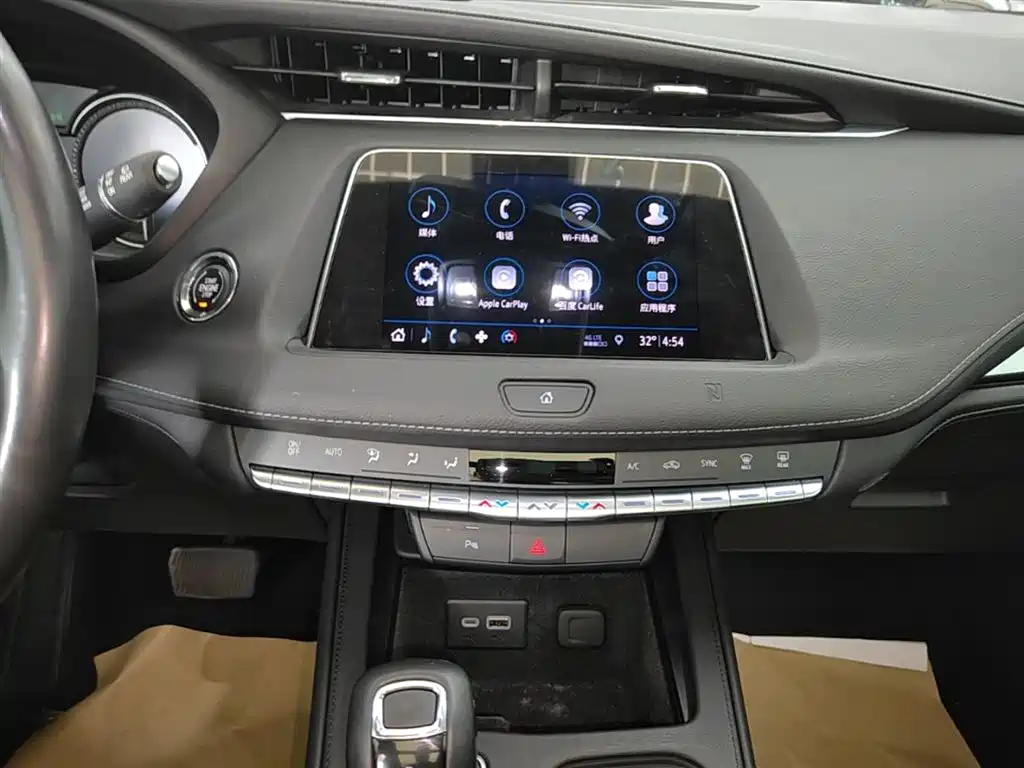 Cadillac XT4 2019 — фото 13