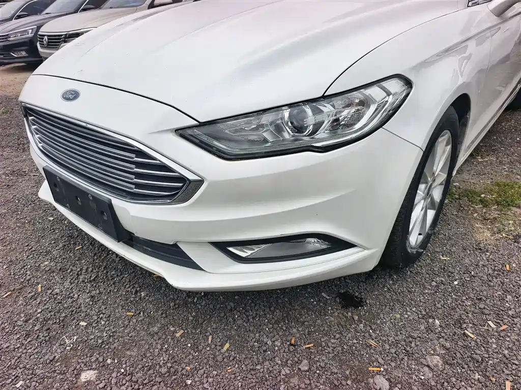 Ford Mondeo 2018 — фото 24