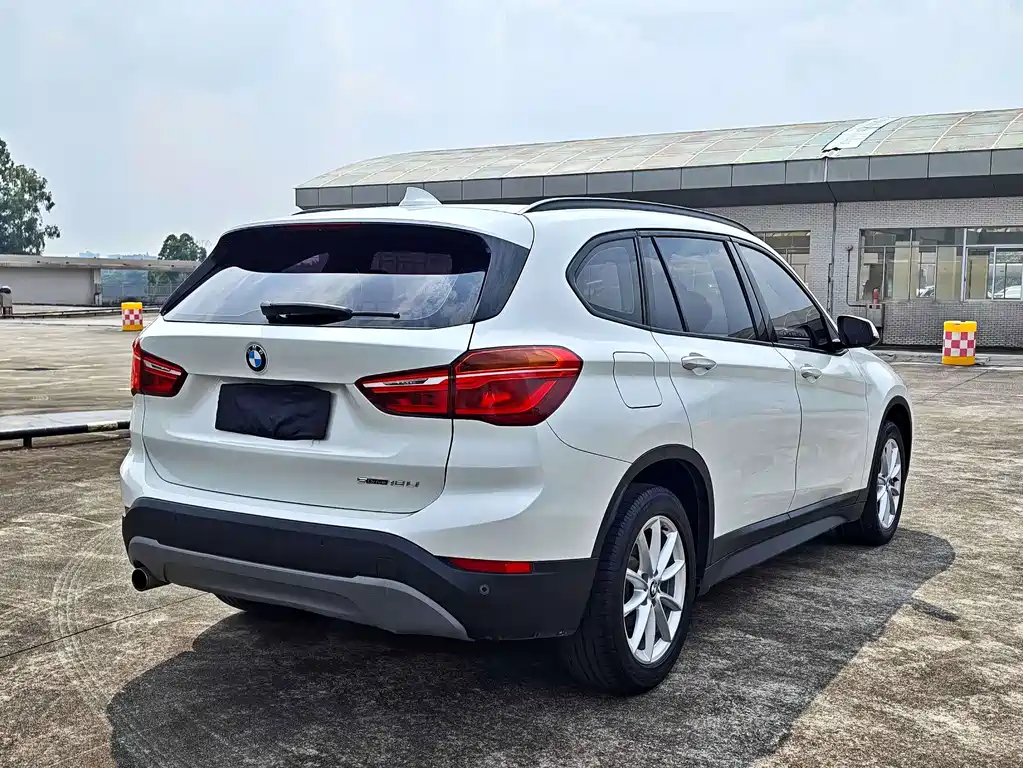 BMW X1 2018 — фото 13