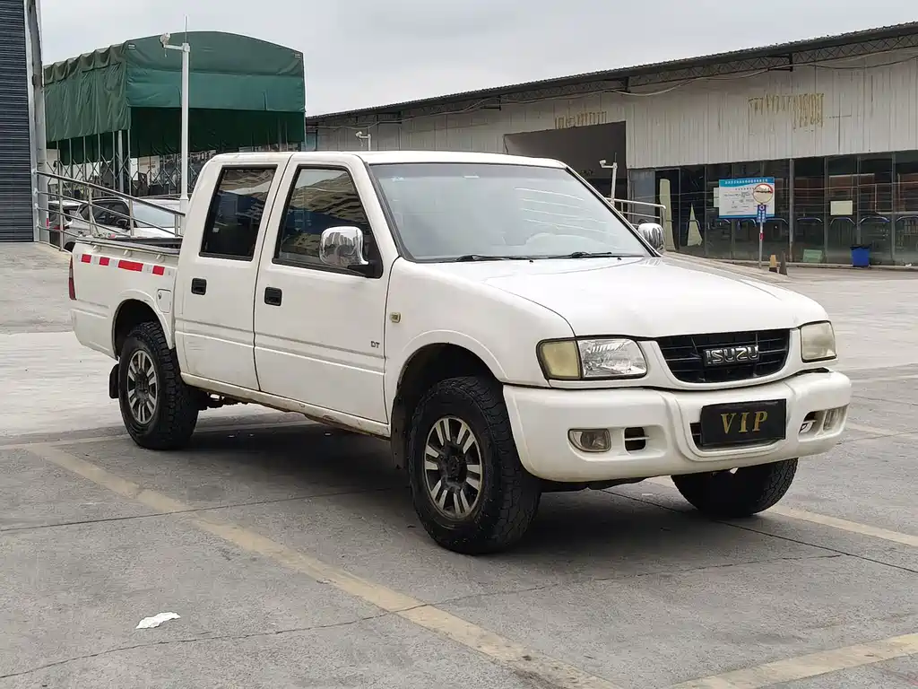 Isuzu Pickup 2015