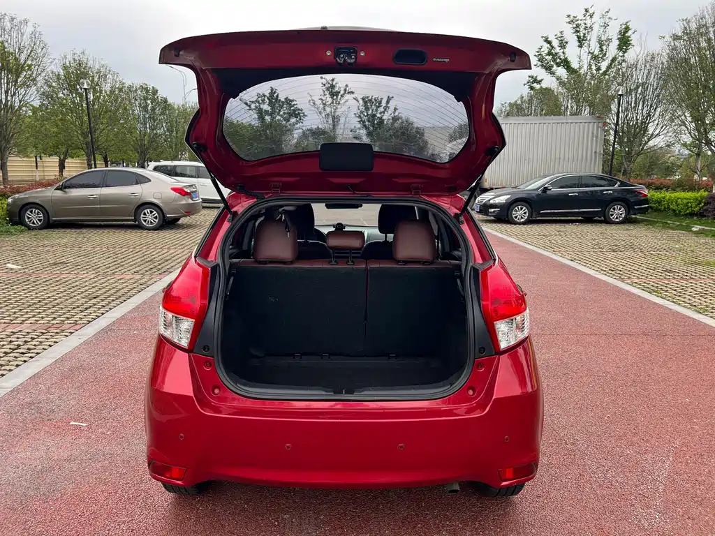 Toyota Yaris L 2016 — фото 14
