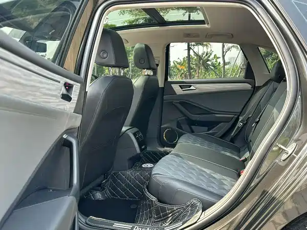 Volkswagen Sagitar 2023