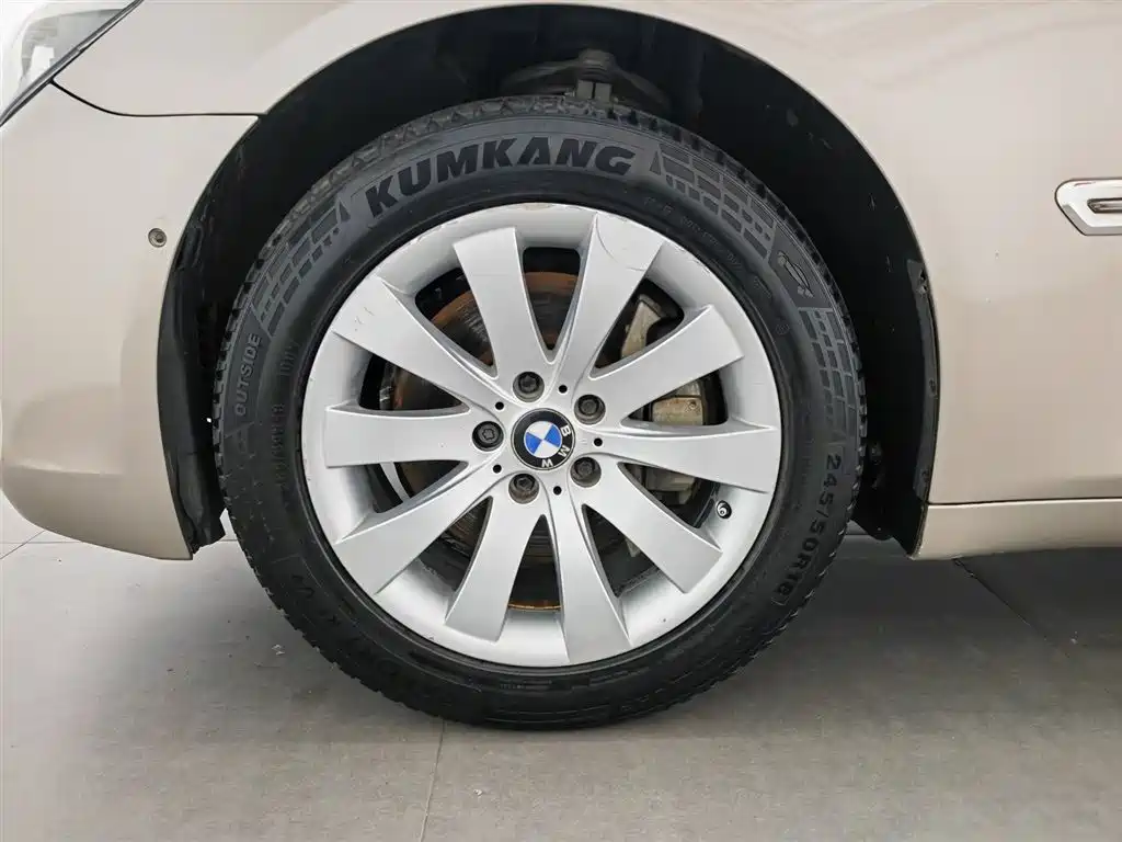 BMW 7 Series 2011 — фото 17