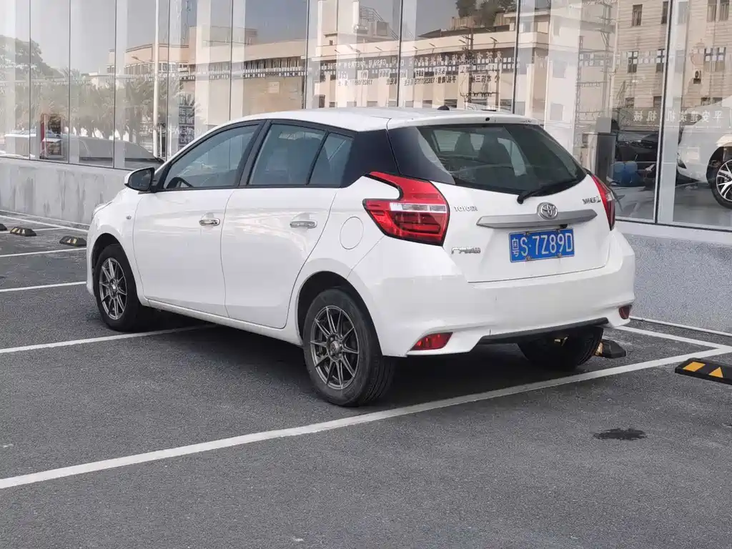 Toyota Yaris L 2018 — фото 4