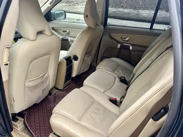 Volvo XC90 2011
