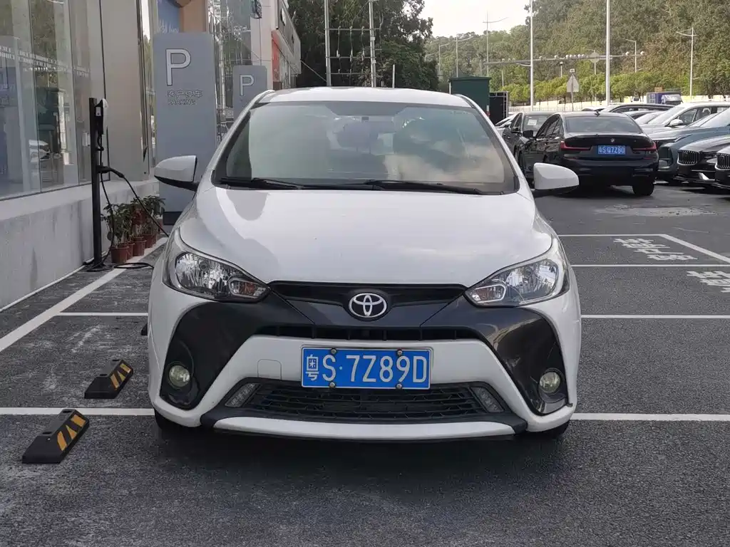 Toyota Yaris L 2018 — фото 2