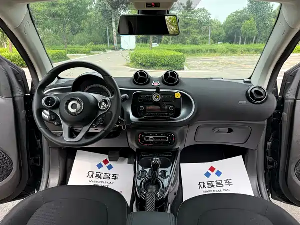 smart fortwo 2018