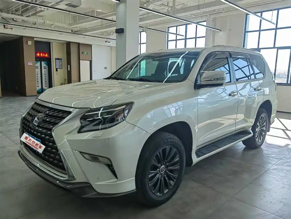 Lexus GX 2023 — фото 1