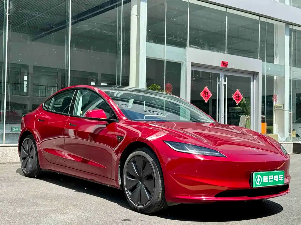 Tesla Model 3 2023 — фото 4