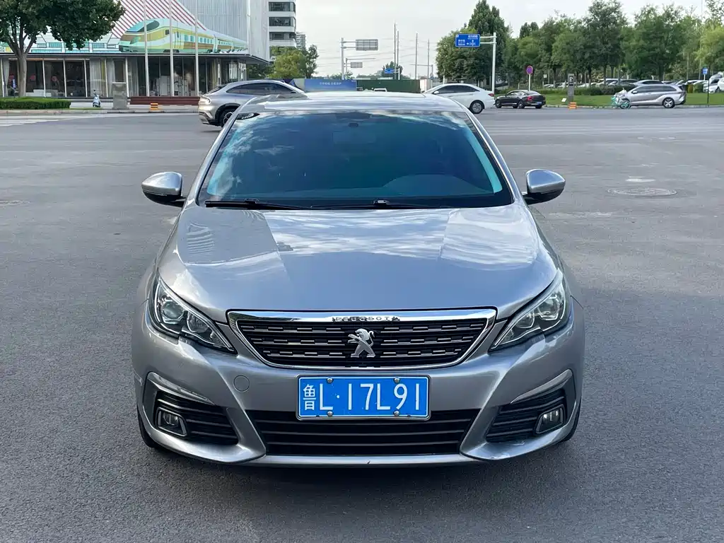 Peugeot 308 2017 — фото 2
