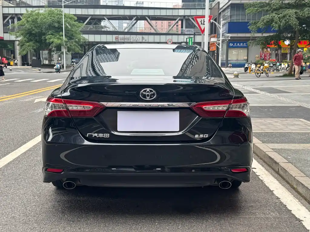 Toyota Camry 2019 — фото 15