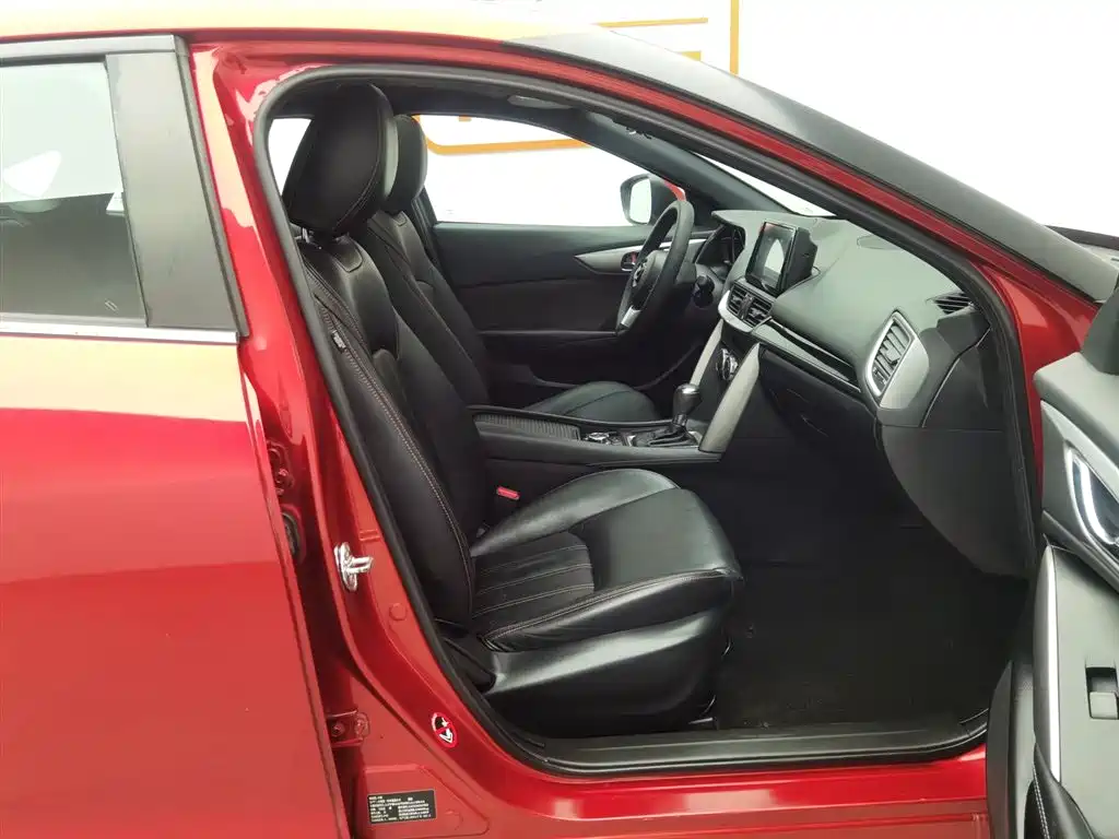 Mazda CX-4 2017 — фото 23