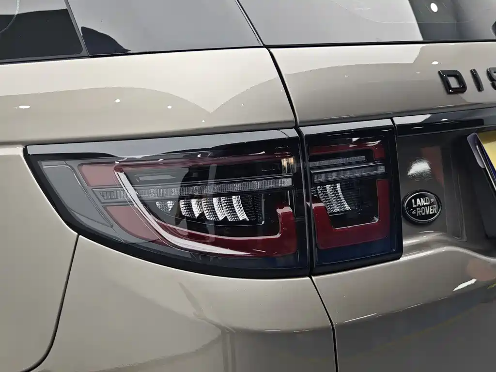 Land Rover Discovery Sport 2023 — фото 18