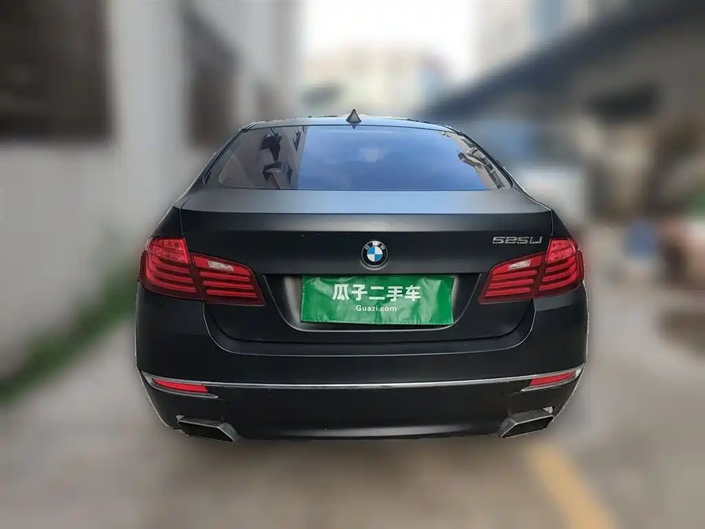 BMW 5 Series 2017 — фото 3