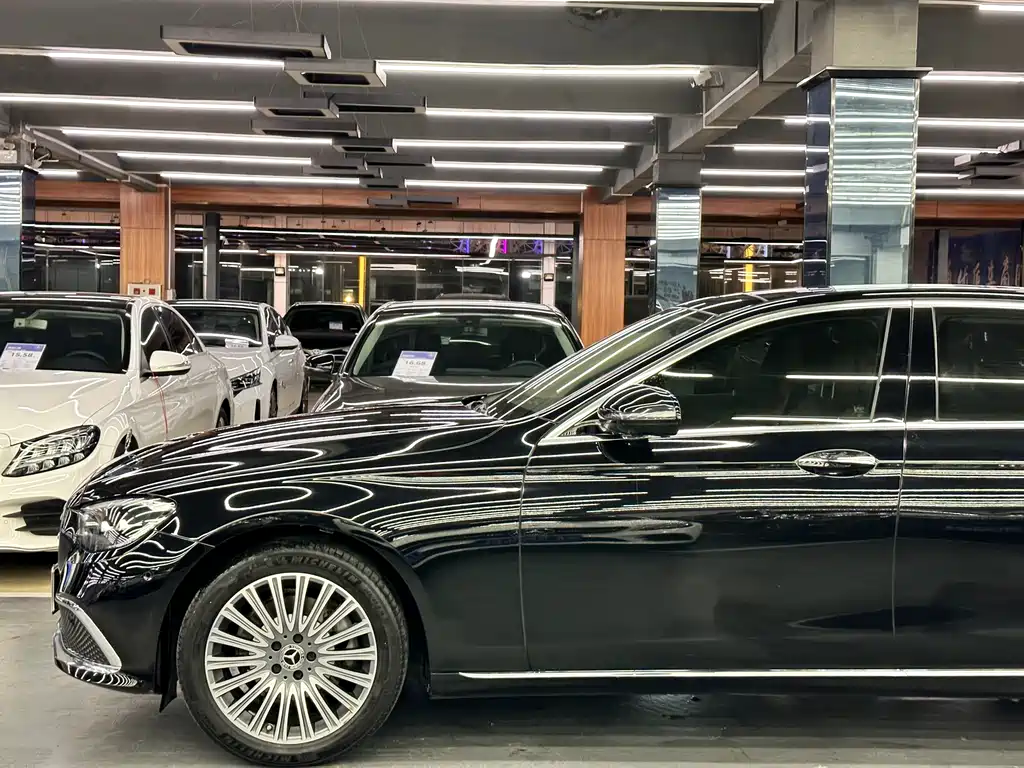 Mercedes-Benz E-Class 2022 — фото 4