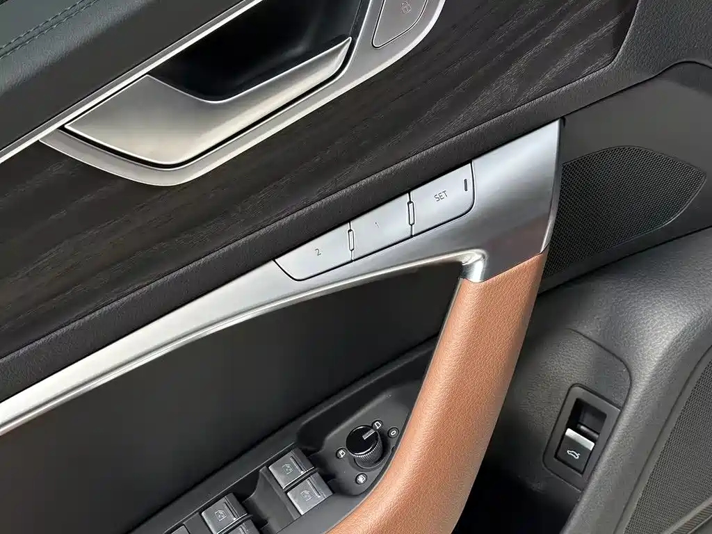 Audi A6L 2024 — фото 15