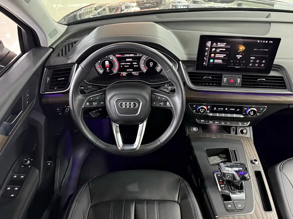 Audi Q5L 2022 — фото 11