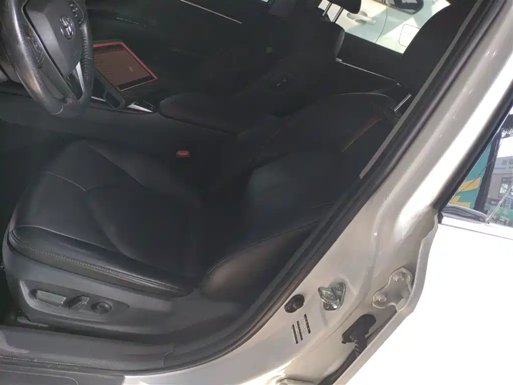 Toyota Camry 2024 — фото 15