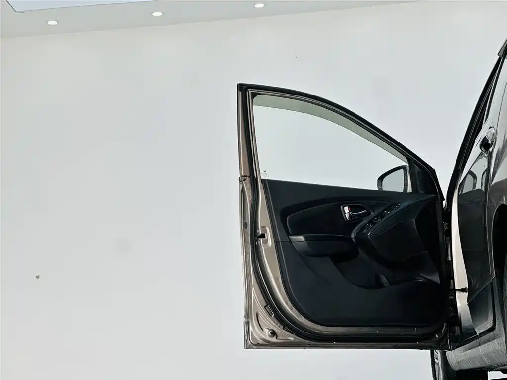 Hyundai ix35 2014 — фото 12