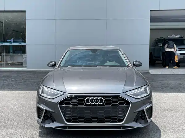 Audi A4L 2020