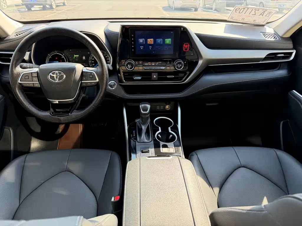 Toyota Highlander 2024 — фото 16
