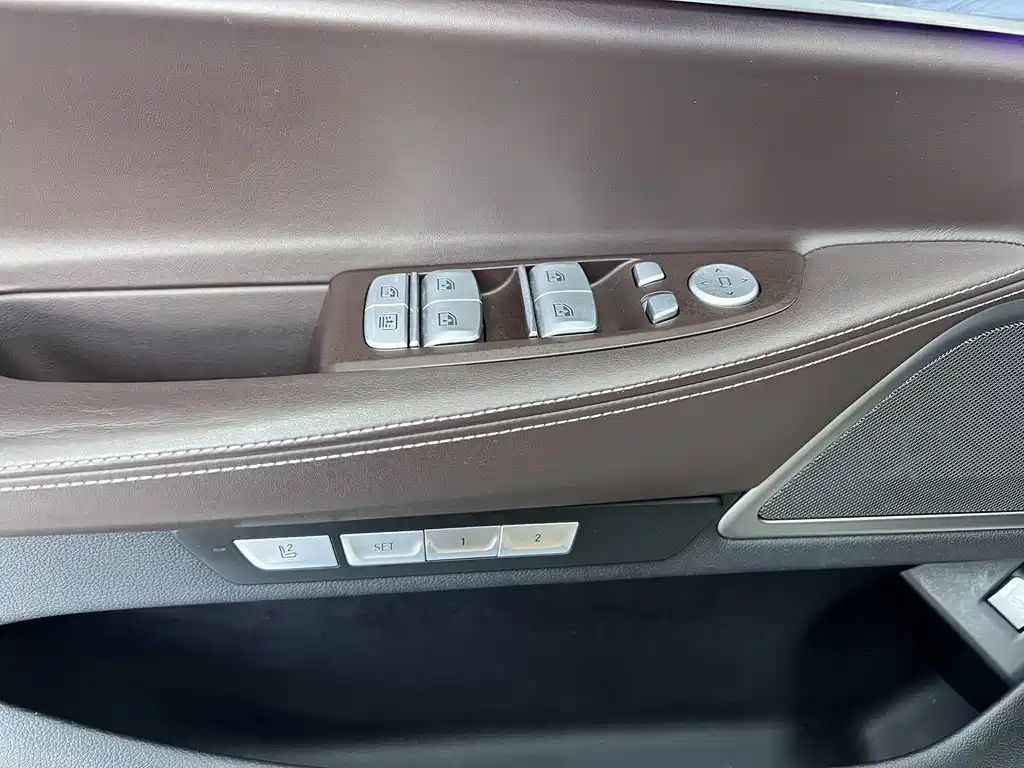 BMW 7 Series 2017 — фото 17