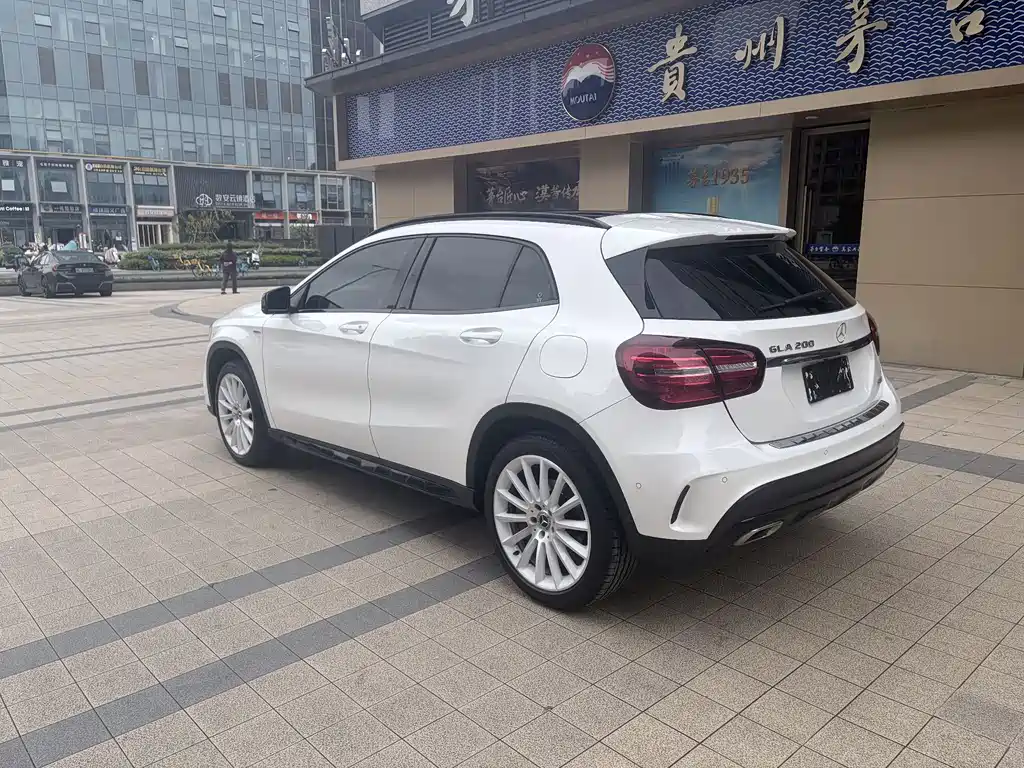 Mercedes-Benz GLA 2018 — фото 13