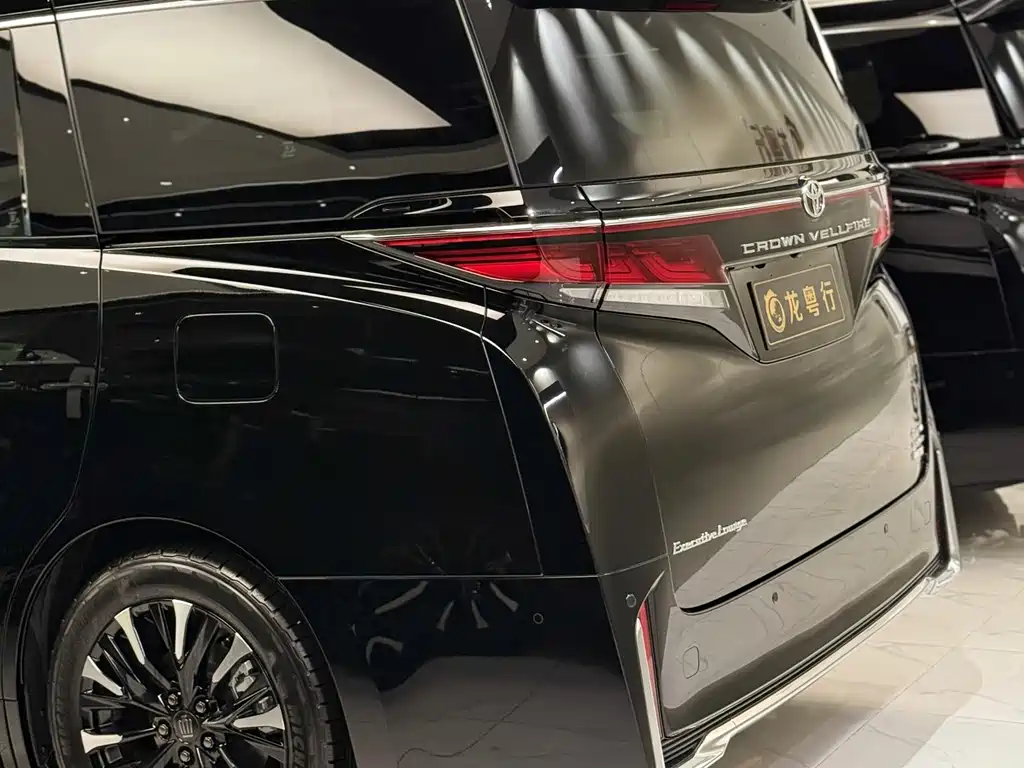 Toyota Vellfire — фото 9
