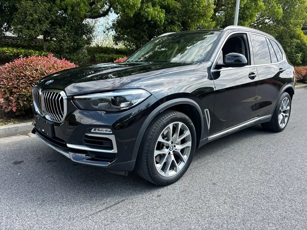 BMW X5 2021 — фото 1
