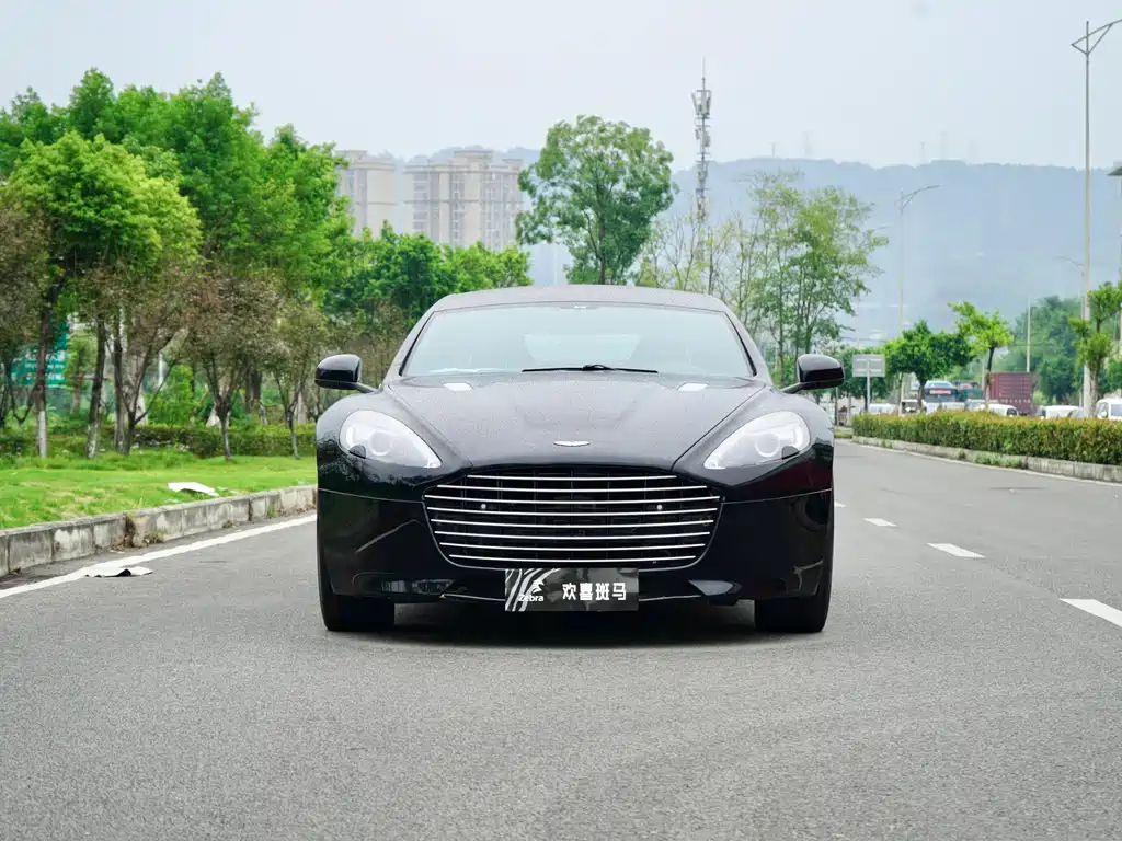 Aston Martin Rapide 2011 — фото 2