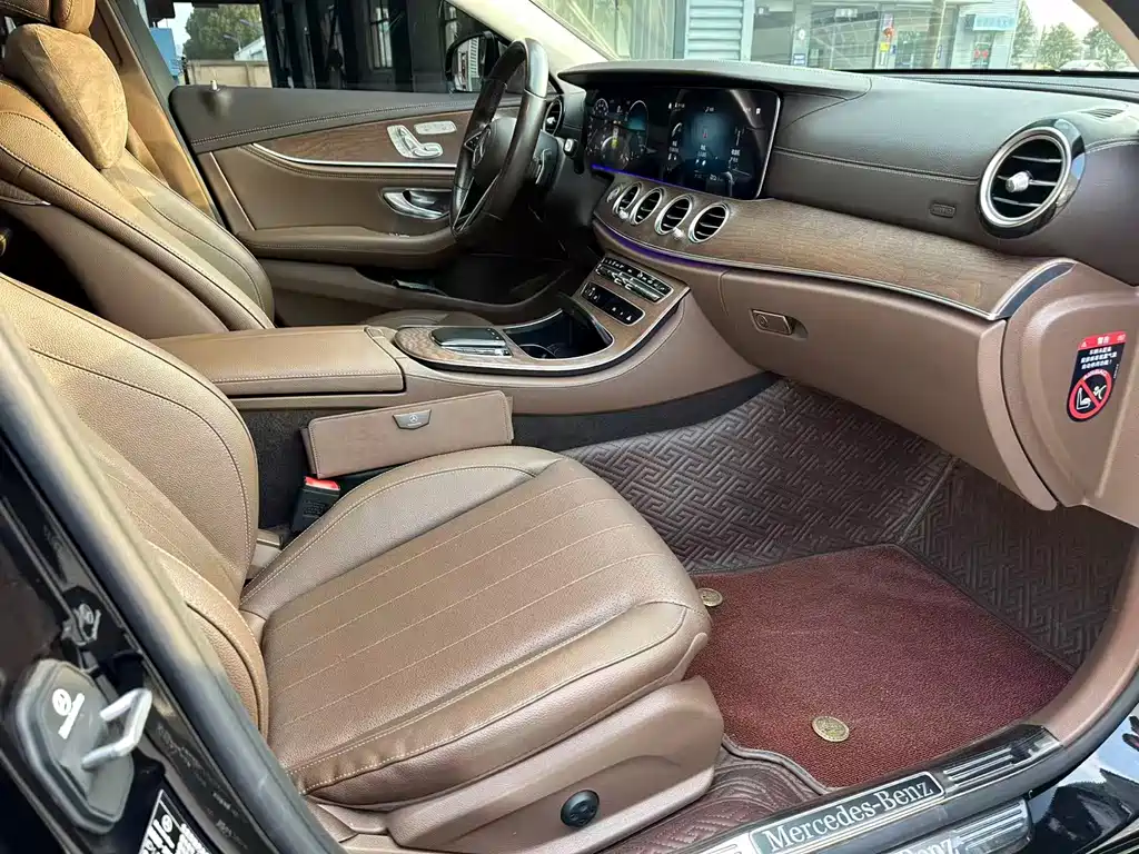Mercedes-Benz E-Class 2022 — фото 10
