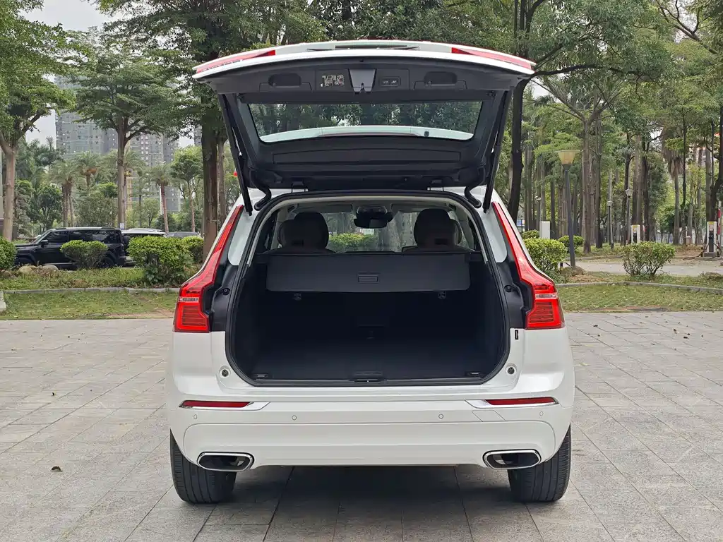 Volvo XC60 2020 — фото 23