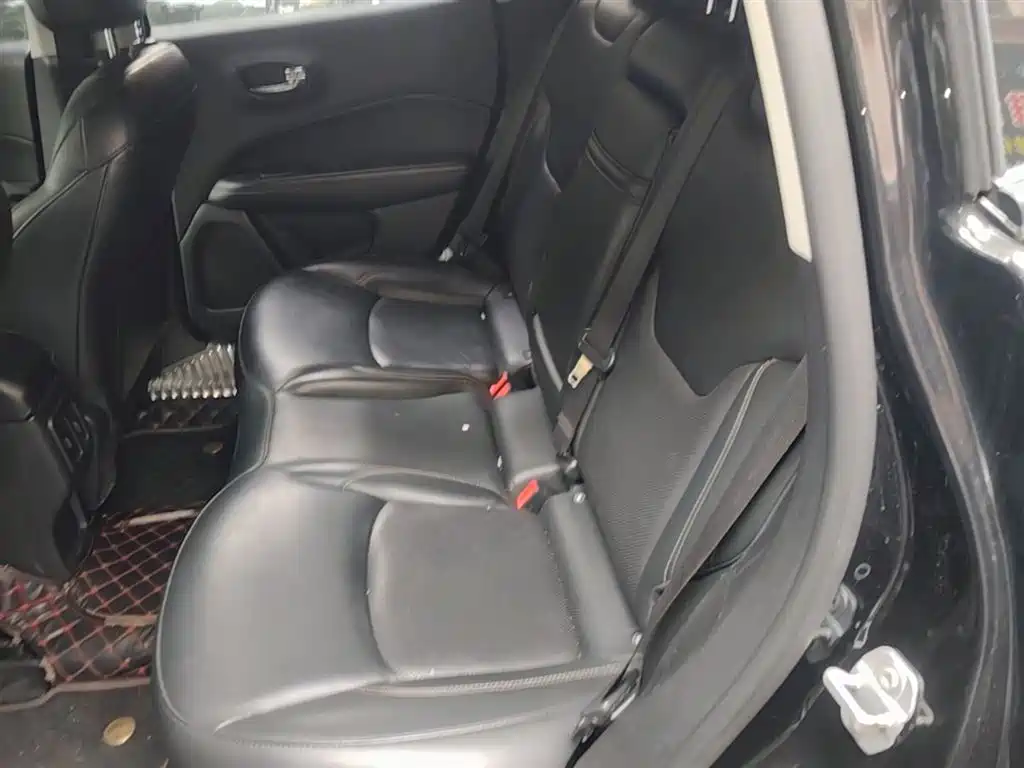 Jeep Compass 2019 — фото 17
